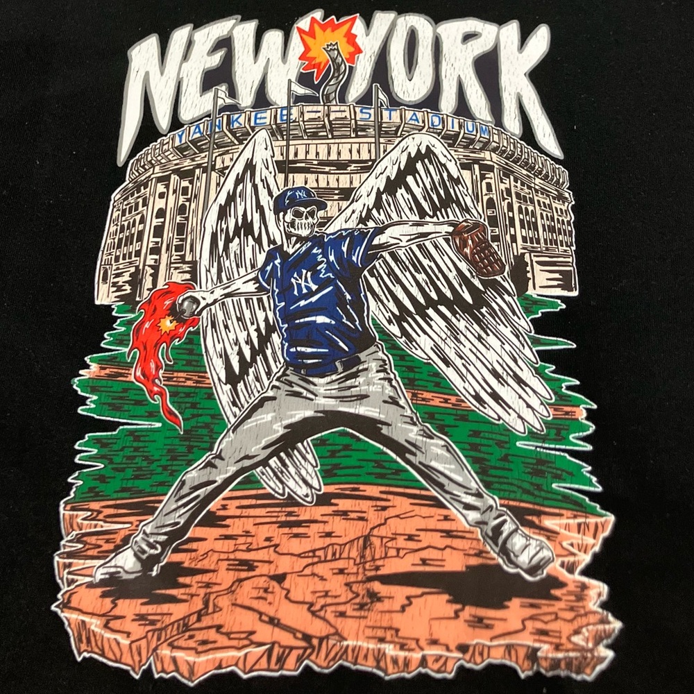 New York Yankees MLB Halloween Skeleton Bomb Pitcher Men’s Black Tee